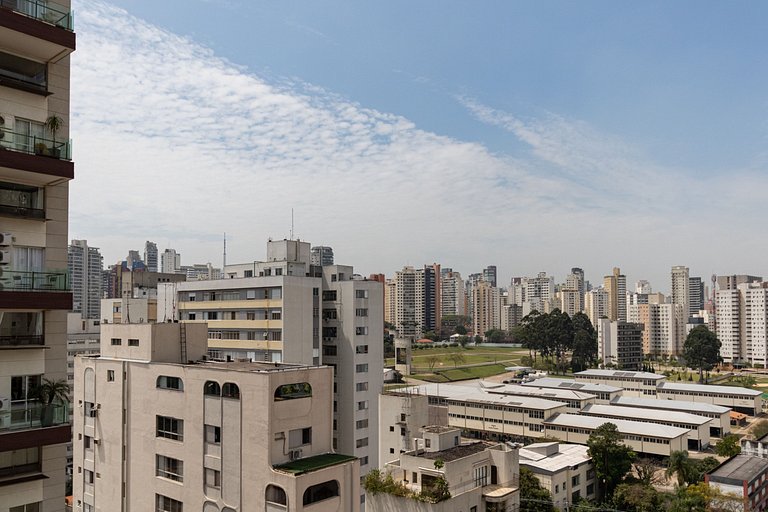 Flat Near Ibirapuera Park with Parking Space