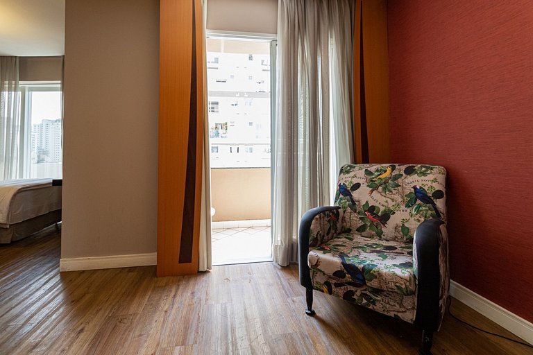 Flat Near Ibirapuera Park with Parking Space