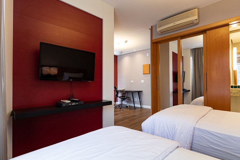 Flat Near Ibirapuera Park with Parking Space