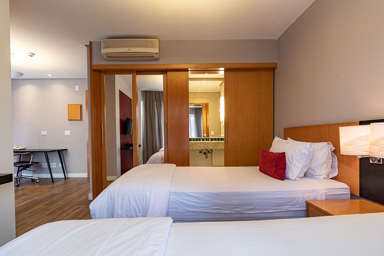 Flat Near Ibirapuera Park with Parking Space