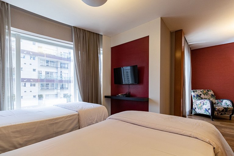 Flat Near Ibirapuera Park with Parking Space