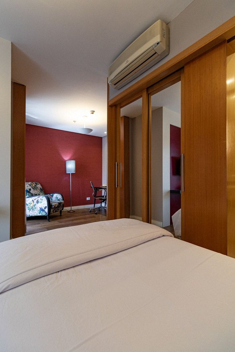 Flat Near Ibirapuera Park with Parking Space