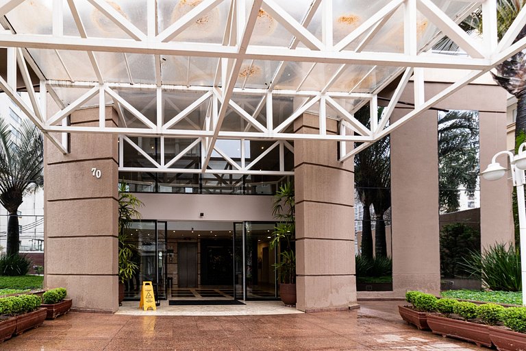 Flat Near Ibirapuera Park with Parking Space