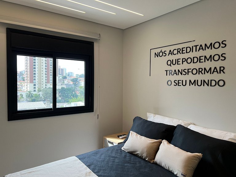 Studio com varanda perto do metrô