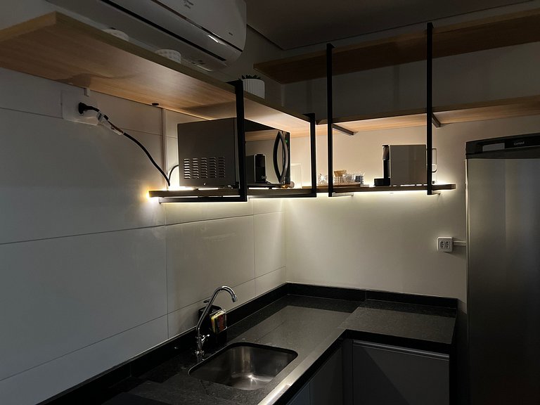Studio com Wi-Fi e fácil acesso ao metrô