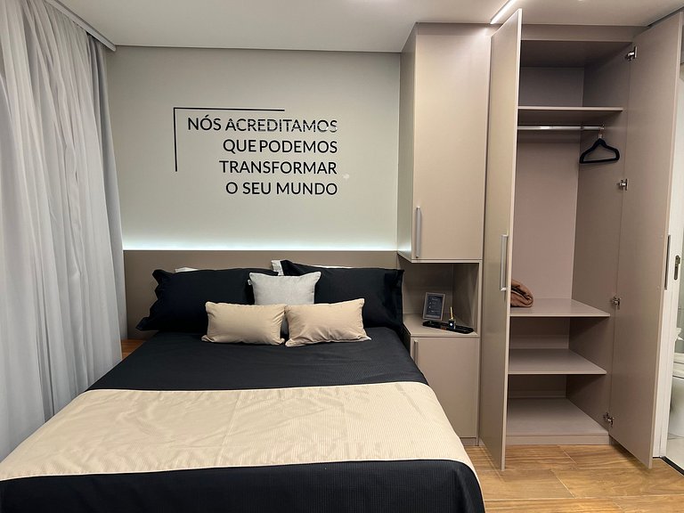 Studio com Wi-Fi e fácil acesso ao metrô
