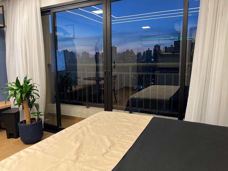 Studio com Wi-Fi e fácil acesso ao metrô