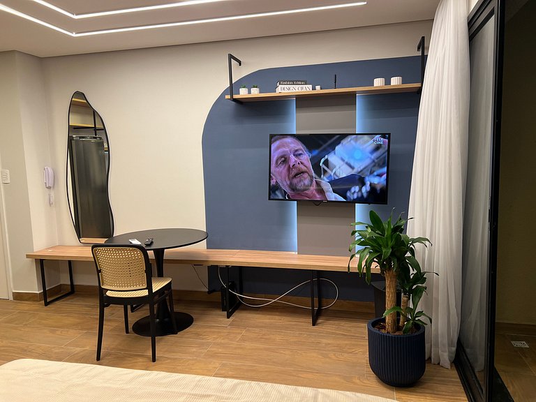 Studio com Wi-Fi e fácil acesso ao metrô