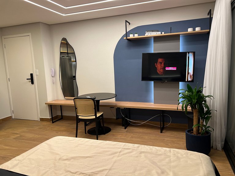 Studio com Wi-Fi e fácil acesso ao metrô