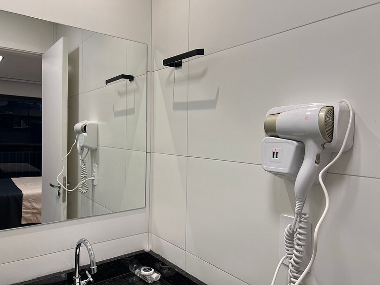 Studio com Wi-Fi e fácil acesso ao metrô