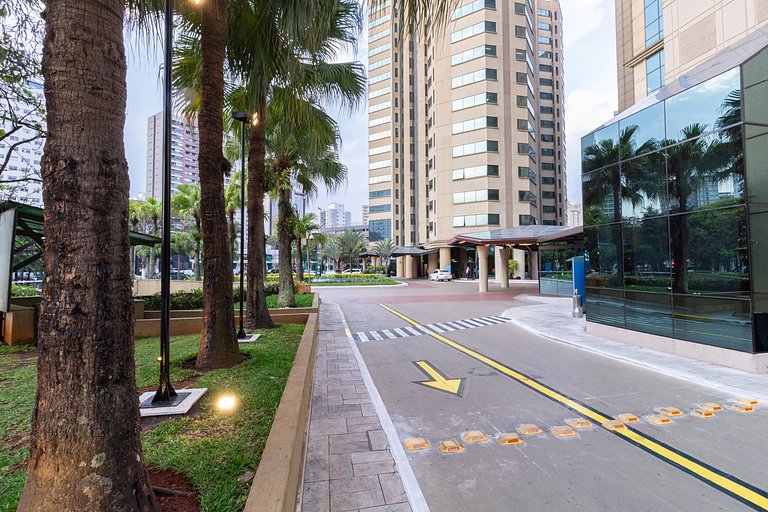 Flat Equipado - Ao Lado do Shopping Ibirapuera e Parque Ibir