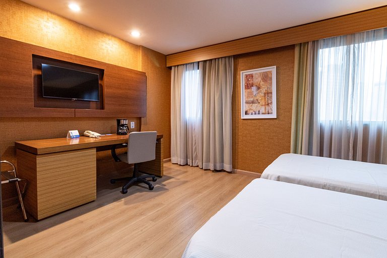 Flat Equipado - Ao Lado do Shopping Ibirapuera e Parque Ibir