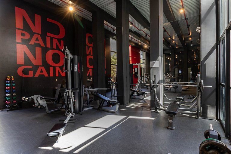 Suíte com Piscina & Cozinha Completa - Brooklin Morumbi, SP