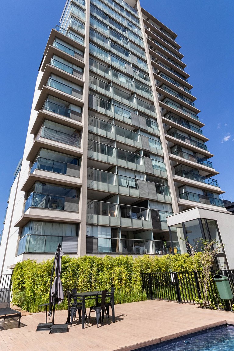 Suíte com Piscina & Cozinha Completa - Brooklin Morumbi, SP