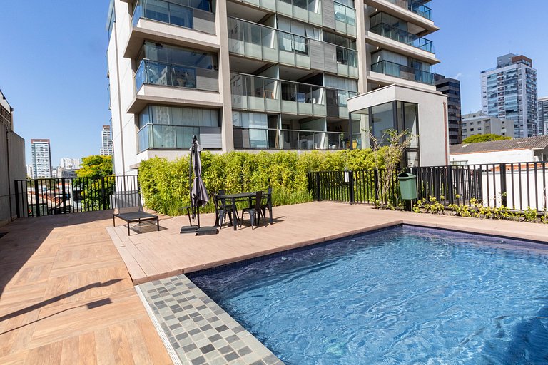 Suíte com Piscina & Cozinha Completa - Brooklin Morumbi, SP
